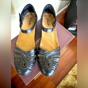 Clark’s Wendy Lilly Sandals